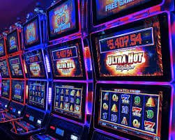 88chip Baccarat ကတ်ဂိမ်း MMK ဖြင့် Live Dealer ကစားနေသောမြင်ကွင်း